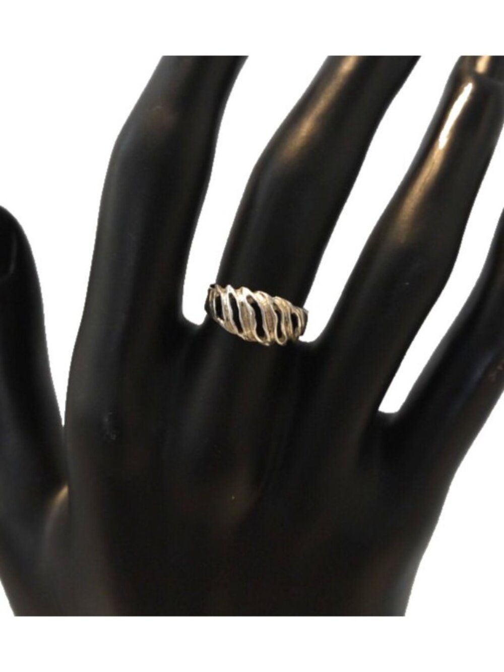Vintage handmade 925 Silver ring with raised cut lines size 5.75